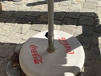 Houten picknicktafel met parasolvoet coca-cola - afbeelding 6 van  8
