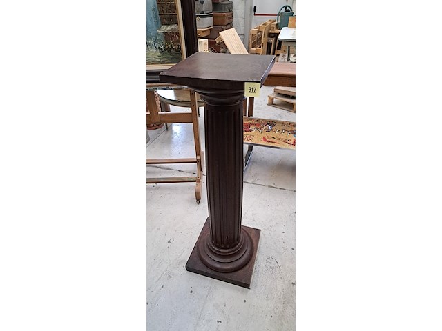 Houten piedestal - afbeelding 1 van  2