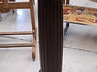 Houten piedestal - afbeelding 1 van  2