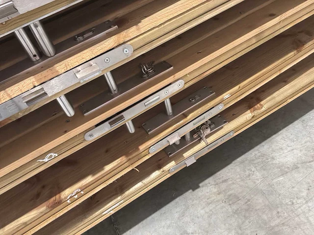 Houten poort met slot (10x) - afbeelding 6 van  6
