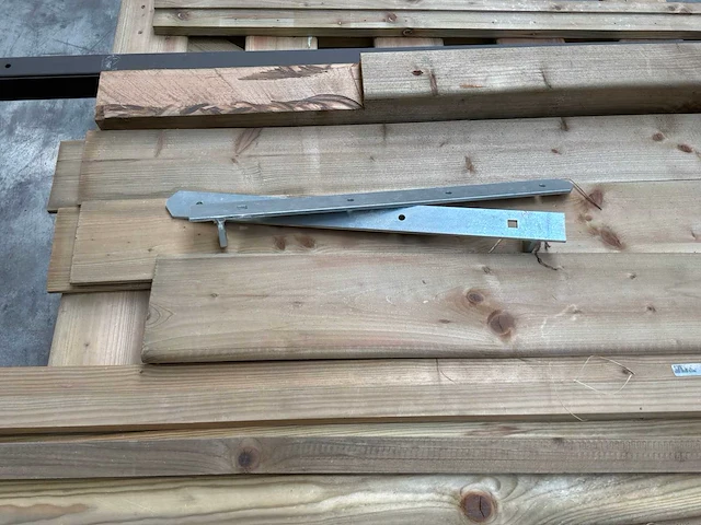 Houten poort met slot (2x) - afbeelding 2 van  6