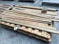 Houten poort met slot (2x)