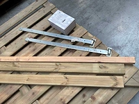 Houten poort met slot - afbeelding 3 van  6