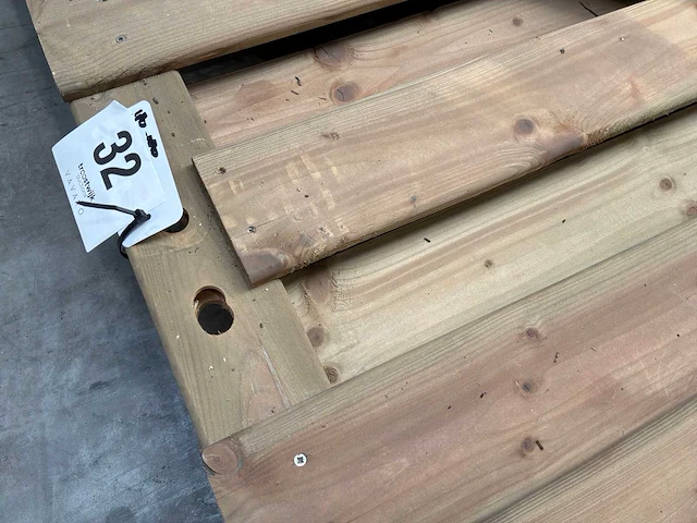 Houten poort met slot - afbeelding 6 van  6