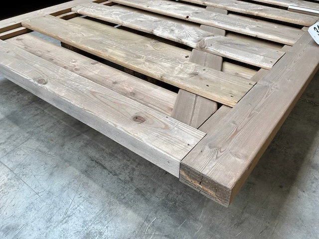 Houten poort met slot - afbeelding 3 van  5