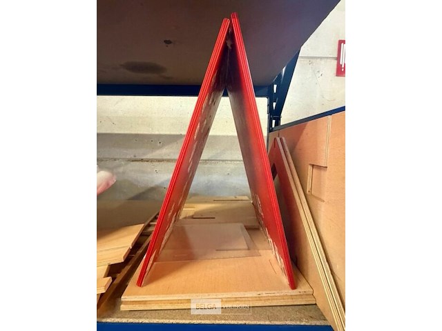 Houten poppenhuis - afbeelding 1 van  9