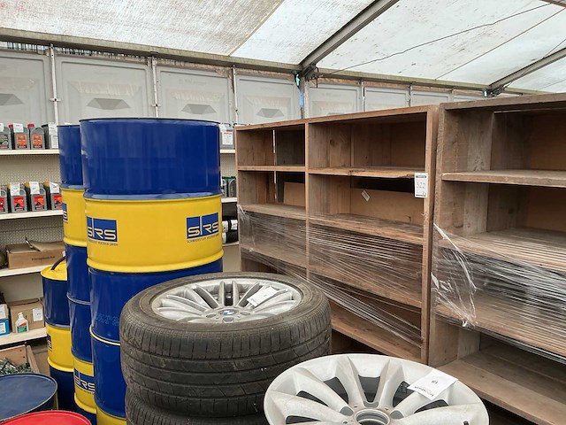 Houten presentatie rek (2x) - afbeelding 1 van  2
