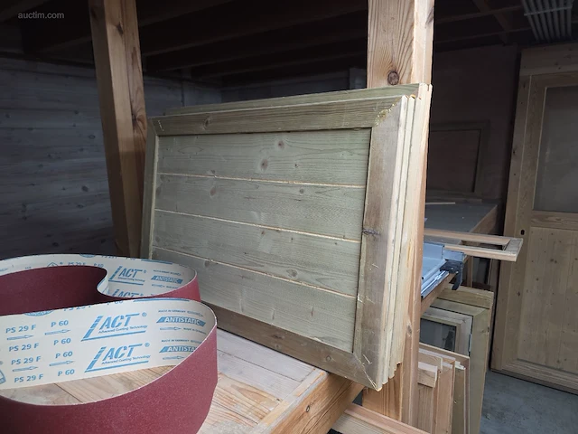 Houten ramen en deuren voor tuinhuizen - afbeelding 18 van  35
