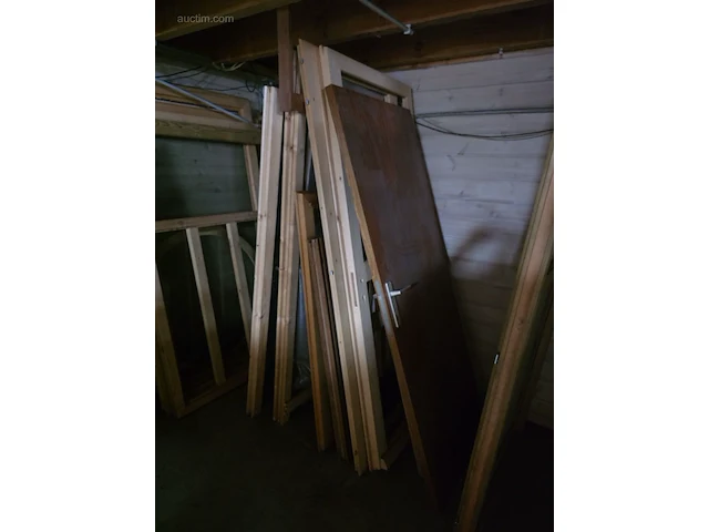 Houten ramen en deuren voor tuinhuizen - afbeelding 27 van  35