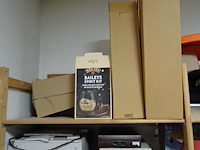 Houten rek + inhoud - afbeelding 3 van  13