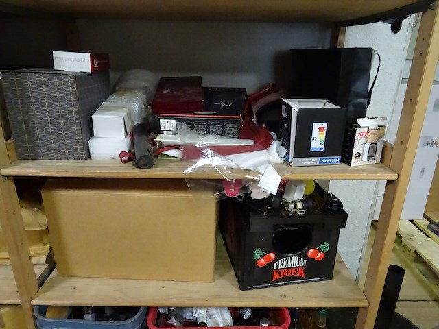 Houten rek + inhoud - afbeelding 8 van  13