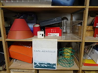 Houten rek + inhoud - afbeelding 13 van  13