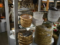 Houten rek op wielen - afbeelding 1 van  4