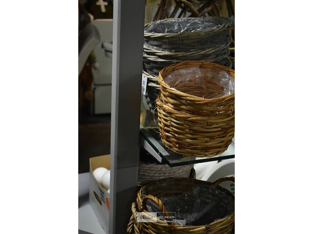 Houten rek op wielen - afbeelding 3 van  4