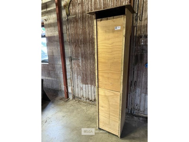 Houten rook- en droogkast h195xb42xd42 cm - afbeelding 1 van  2