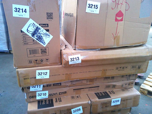 Houten salontafel met een luchtig ontwerp - afbeelding 8 van  8