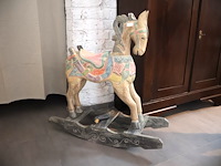 Houten schommelpaard