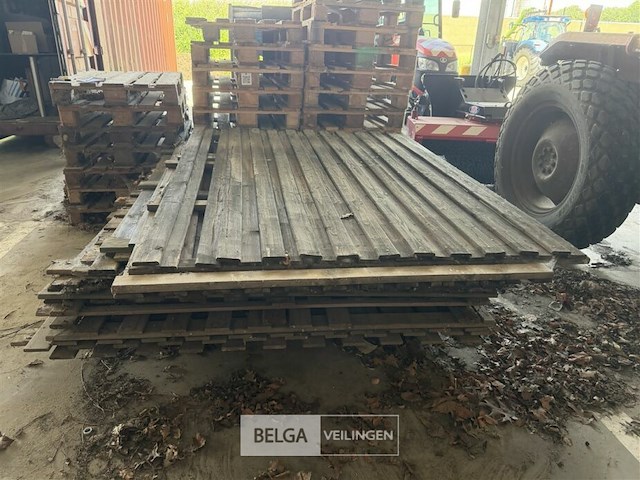 Houten schutting ± 18 stuks - afbeelding 2 van  4