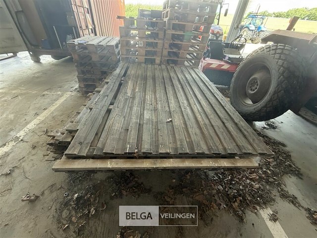 Houten schutting ± 18 stuks - afbeelding 3 van  4
