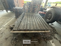 Houten schutting ± 18 stuks - afbeelding 3 van  4