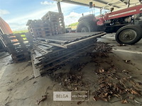 Houten schutting ± 18 stuks - afbeelding 4 van  4