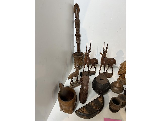 Houten sculpturen 17 items - afbeelding 2 van  4