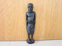 Houten sculptuur afrikaans figuur
