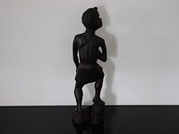 Houten sculptuur afrikaans figuur - afbeelding 2 van  5