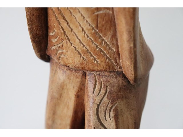 Houten sculptuur figuur - afbeelding 6 van  7