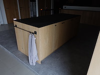 Houten showroom keuken - afbeelding 8 van  10