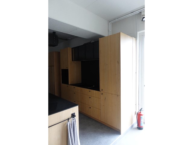 Houten showroom keuken - afbeelding 9 van  10