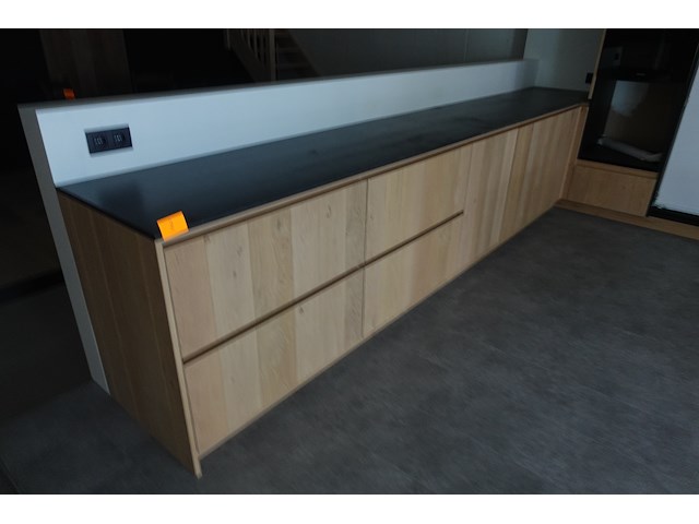 Houten showroom keuken - afbeelding 9 van  9