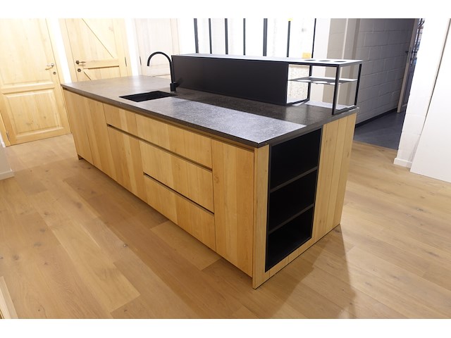 Houten showroom keuken - afbeelding 7 van  20