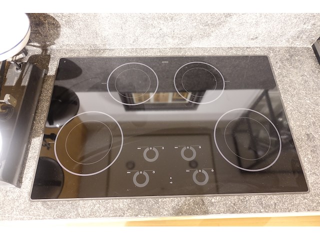 Houten showroom keuken - afbeelding 17 van  20