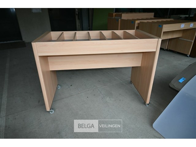 Houten sorteerkast op wielen - afbeelding 2 van  4