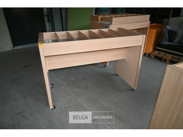 Houten sorteerkast op wielen - afbeelding 2 van  4