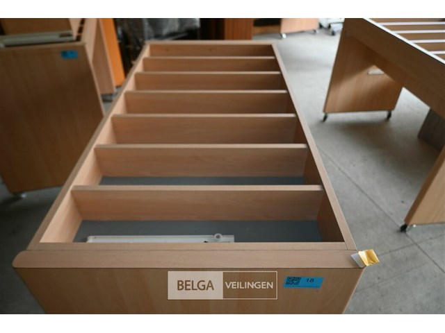 Houten sorteerkast op wielen - afbeelding 3 van  4