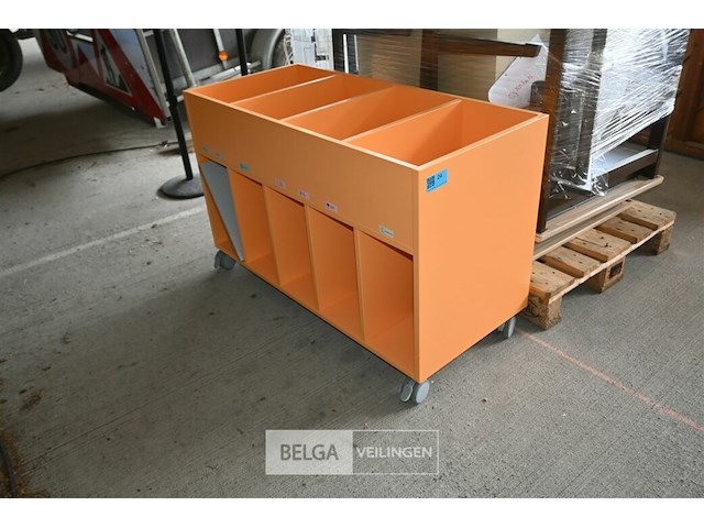 Houten sorteerkast op wielen - afbeelding 1 van  4