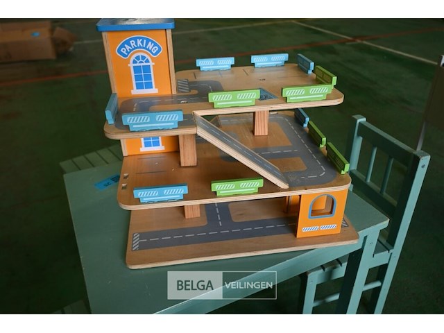 Houten speelgoed parkeergarage - afbeelding 2 van  4