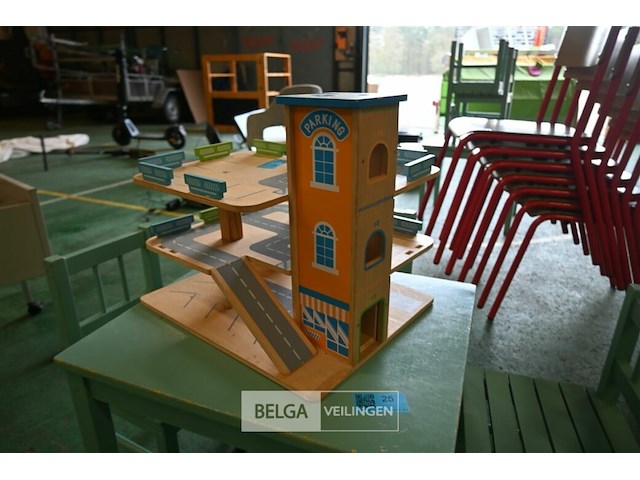 Houten speelgoed parkeergarage - afbeelding 3 van  4