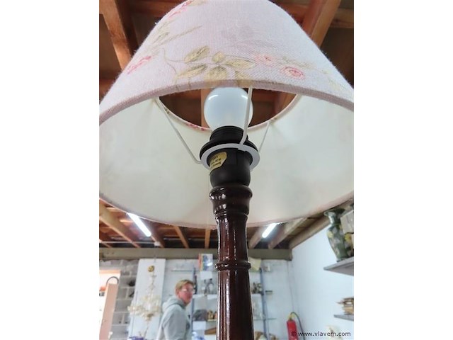 Houten staanlampje - afbeelding 2 van  3