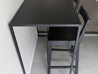 Houten staantafel + 2x houten barstoel
