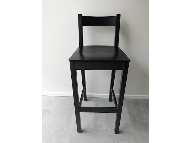 Houten staantafel + 2x houten barstoel - afbeelding 4 van  5