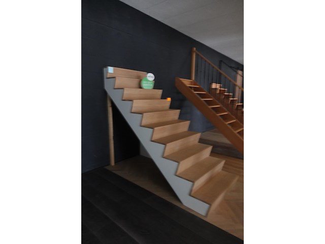 Houten steektrap showroom model - afbeelding 3 van  4