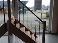 Houten steektrap showroom model - afbeelding 2 van  2