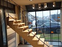 Houten steektrap showroom model