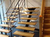 Houten steektrap showroom model - afbeelding 2 van  4