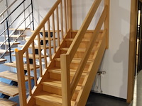 Houten steektrap showroom model - afbeelding 3 van  3