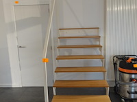 Houten steektrap showroom model