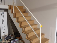 Houten steektrap showroom model - afbeelding 2 van  2